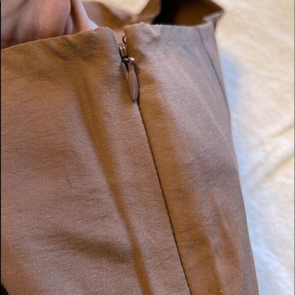 3/$25 THE LIMITED Camel Brown Pleaded Skirt.Size 10 - Picture 4 of 7
